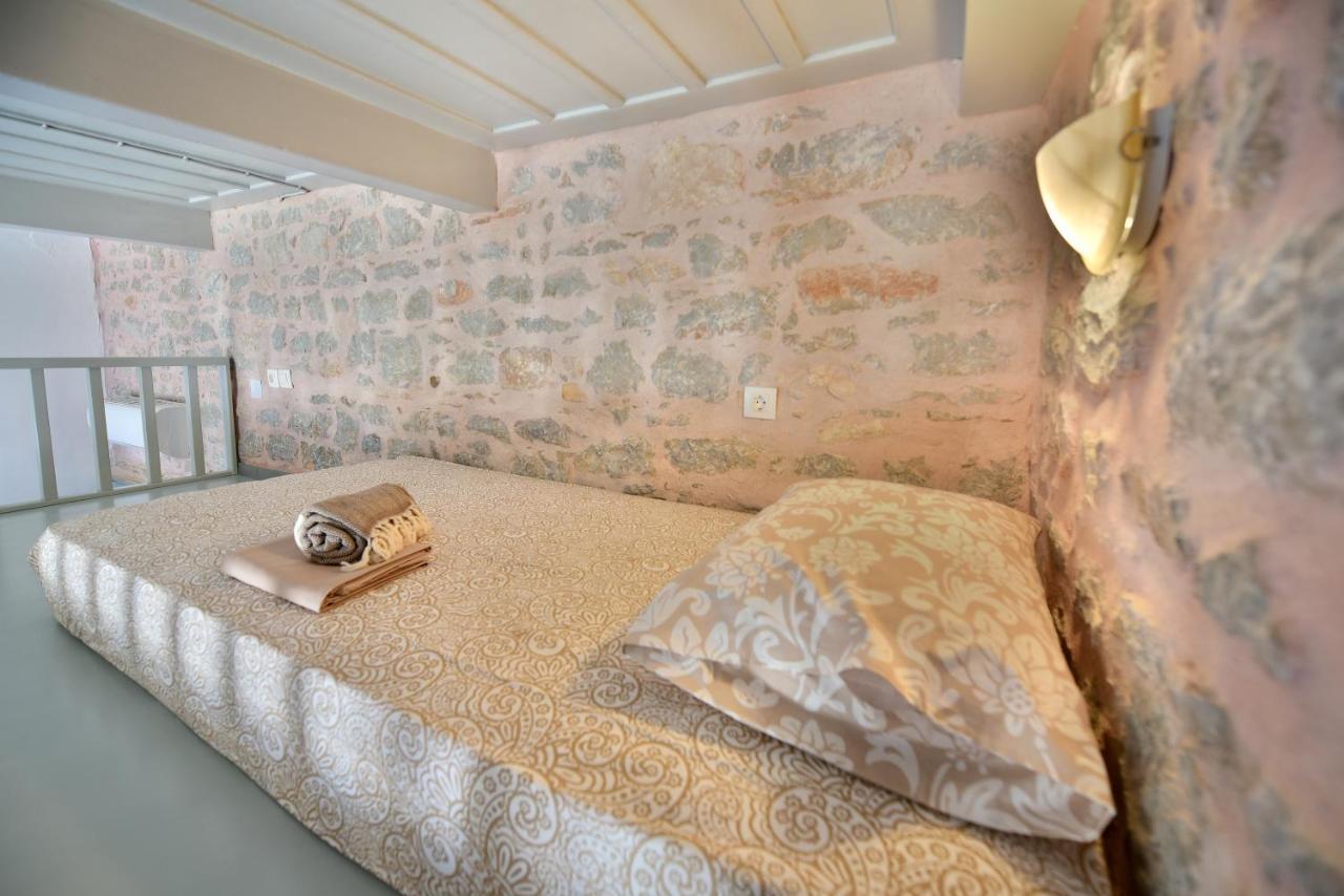 On The Port Mansion Studio 2 Hydra المظهر الخارجي الصورة